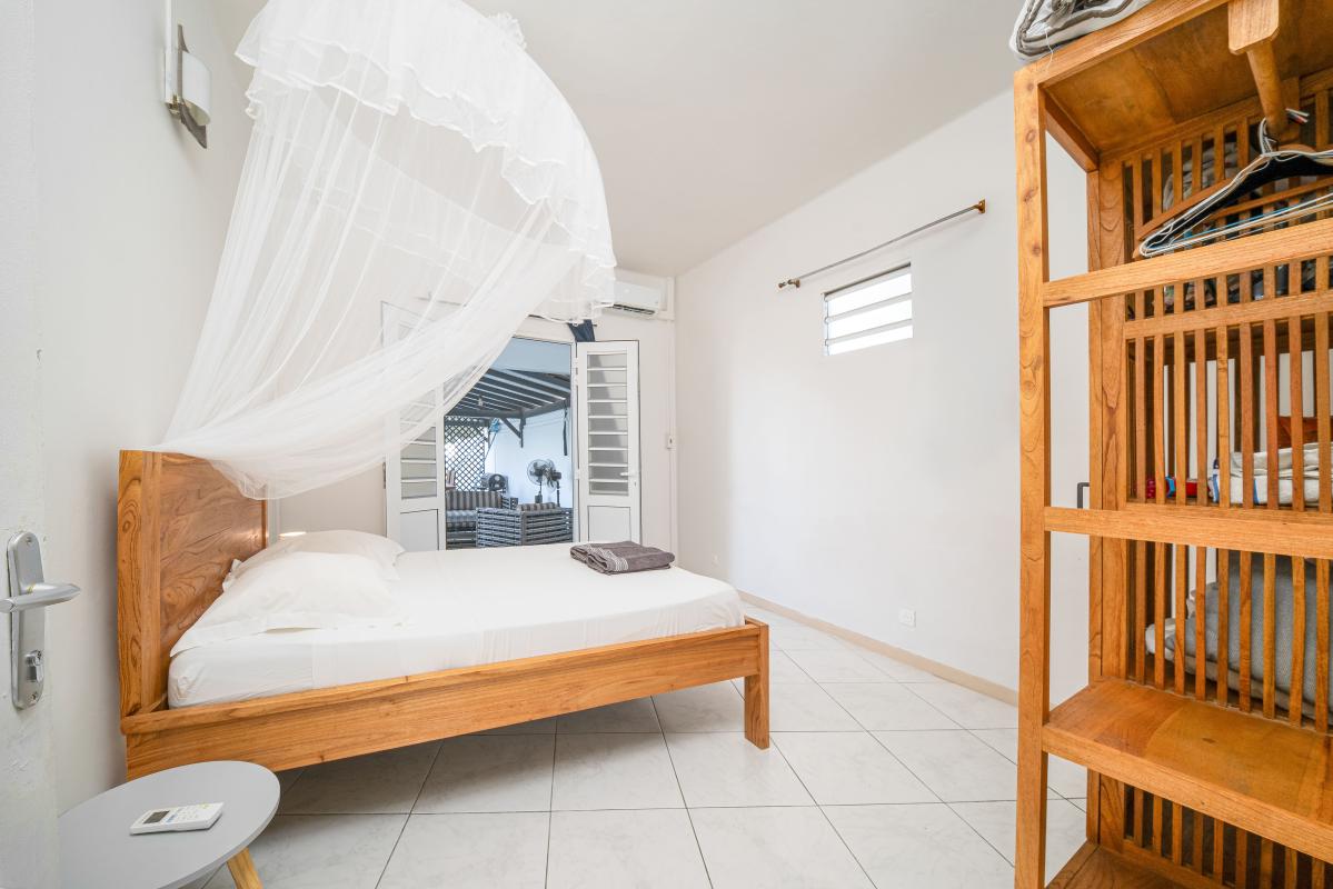 chambre 1-double-climatisee-villa-diamant